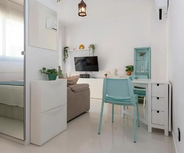 Becalp, Estudio En El Centro, By Bookindenia * 德尼亚