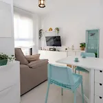 Becalp, Estudio En El Centro, By Bookindenia Dénia