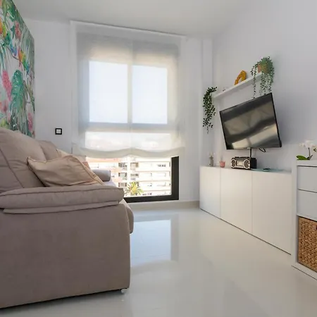 Becalp, Estudio En El Centro, By Bookindenia Dénia