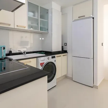 Becalp, Estudio En El Centro, By Bookindenia شقة دينايا