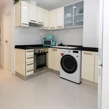 Becalp, Estudio En El Centro, By Bookindenia * Denia