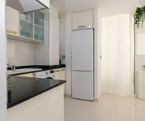 Apartment Becalp, Estudio En El Centro, By Bookindenia *