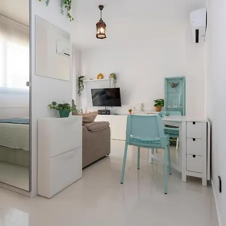 Becalp, Estudio En El Centro, By Bookindenia * Denia