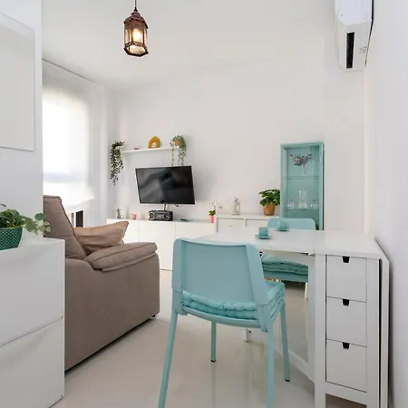 Daire Becalp, Estudio En El Centro, By Bookindenia