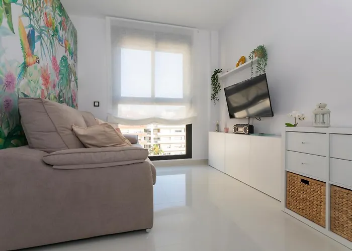 Becalp, Estudio En El Centro, By Bookindenia Dénia